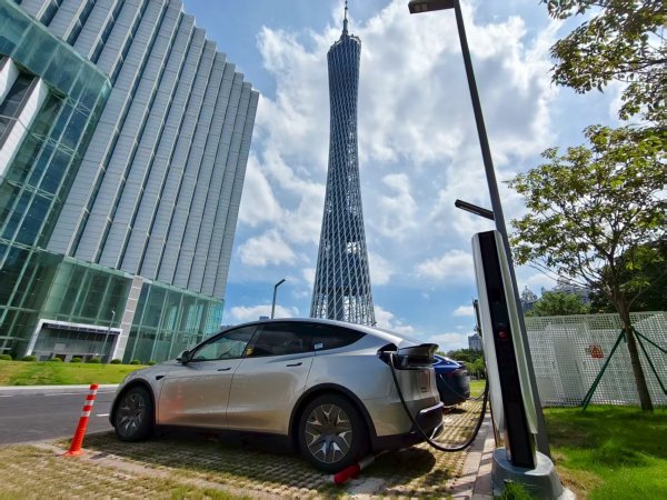 云开体育特斯拉超等充电桩凭借全年99.97%的及时可用率-开云平台皇马赞助商kaiyun(中国)官方入口